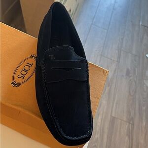 Todd’s gommino flats